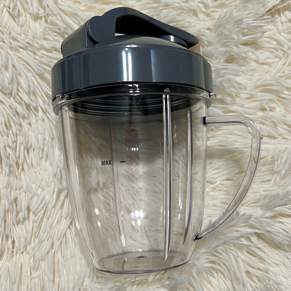 NutriBullet Replacement 18 oz Short Cup with Lip Ring and To-Go Lid